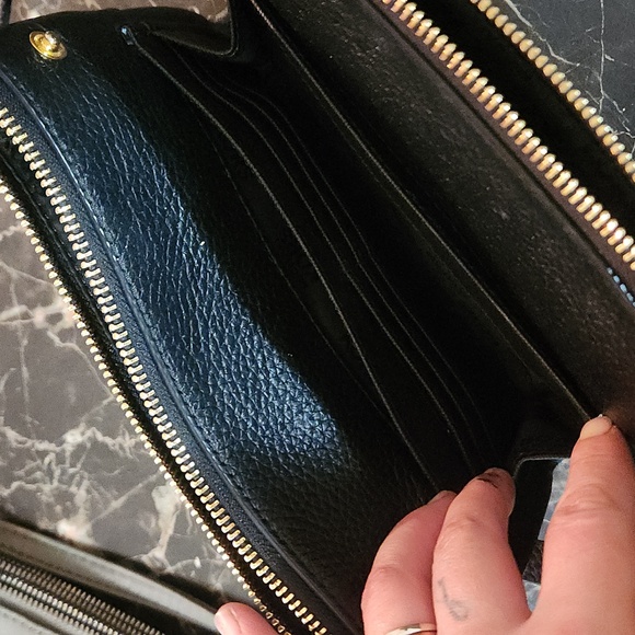 MK purse - Picture 3 of 3